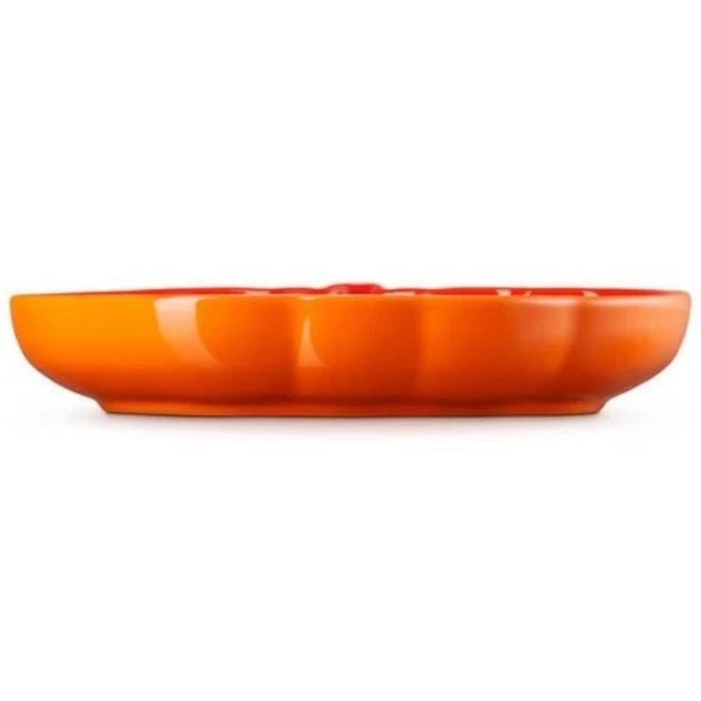 last one! Le Creuset Medium Pumpkin Dish - Picture 3 of 3